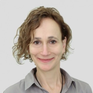 Dr. Cseh Júlia